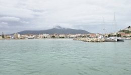 Αlieftiko-skafos-vithistike-sto-paralio