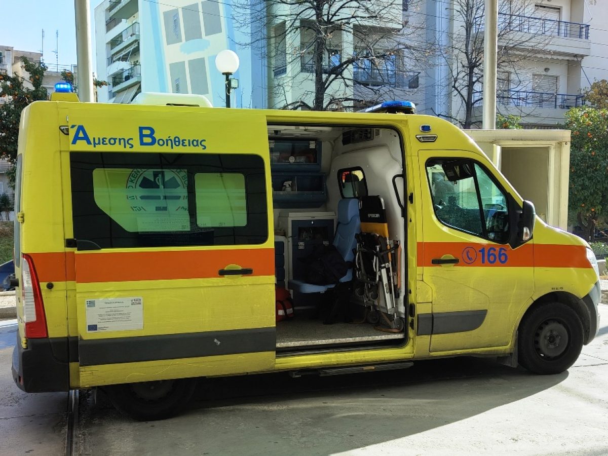 Αναστάτωση στην παραλία Βόλου: Άντρας έπεσε στη θάλασσα