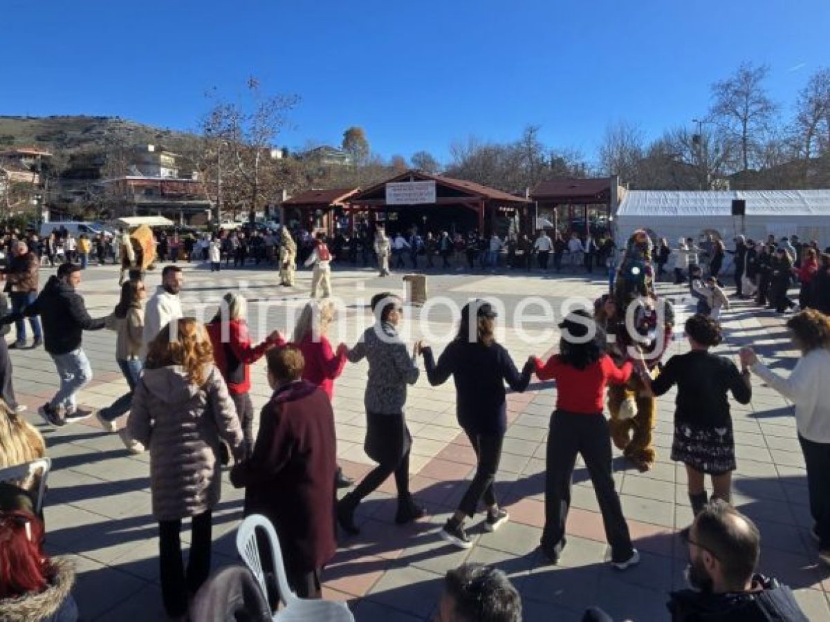 Αναβίωσε το δρώμενο “Καμήλες και Ντιβιτζήδες” στο Νέο Μοναστήρι Δομοκού (φωτογραφίες- video)