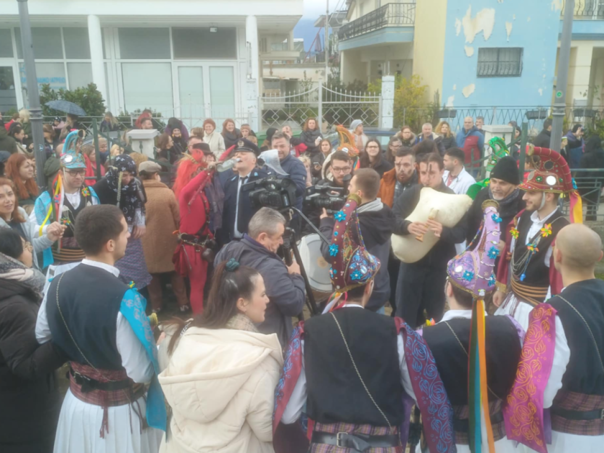 Αναβίωσε το έθιμο των Μωμόγερων στην Ανατολή