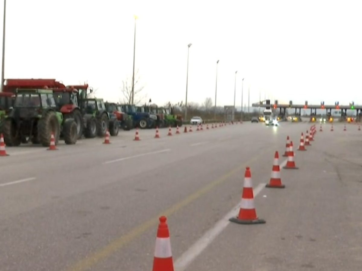 Ανοιχτή η ΕΟ Αθηνών-Θεσσαλονίκης για τους εκδρομείς – Σε αναμονή των κυβερνητικών ανακοινώσεων οι αγρότες