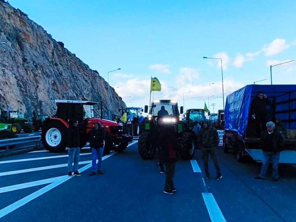 Ανοίγει 24 ώρες νωρίτερα η Υψηλή Γέφυρα Χαλκίδας από τα αγροτικά μπλόκα