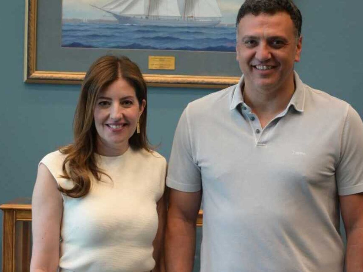 Απαντήσεις ζητά η Καραμπατσώλη για την αδικαιολόγητη καθυστέρηση στην οδό Ανθέων