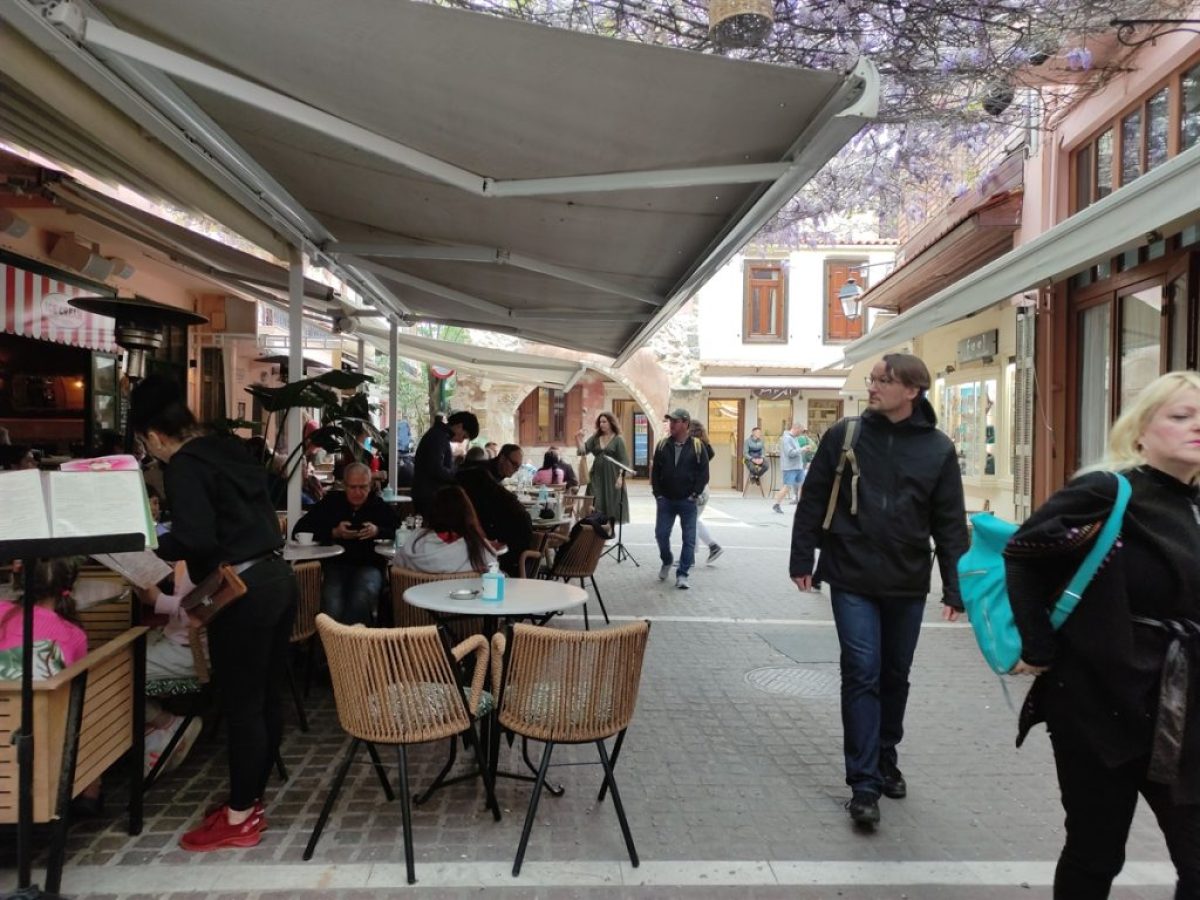 Απαραίτητη η έκδοση άδειας για την κατάληψη κοινόχρηστου χώρου