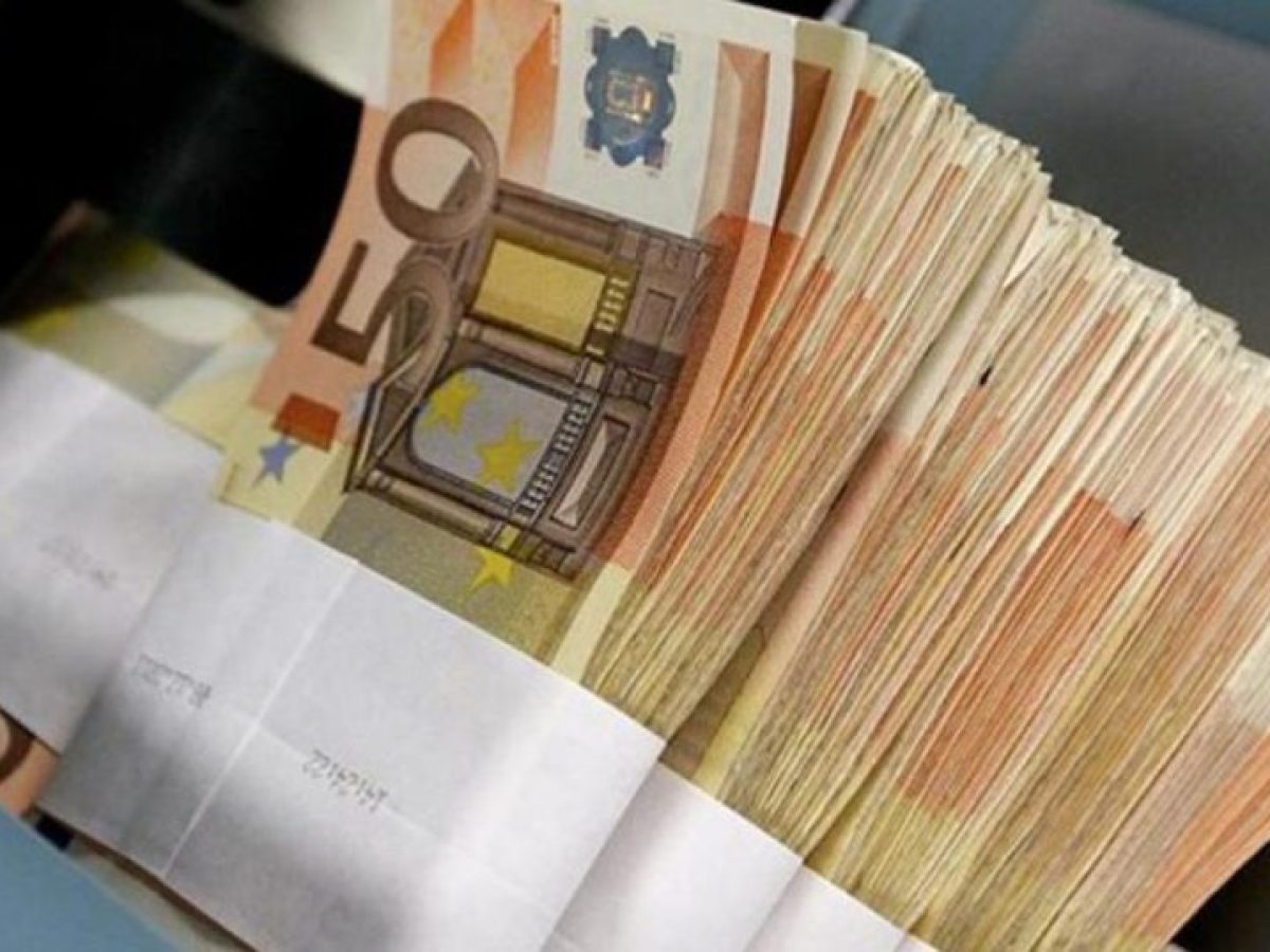 Απατεώνισσα 32χρονη αλλοδαπή άρπαξε από ηλικιωμένη 10.000 ευρώ-Συνελήφθη