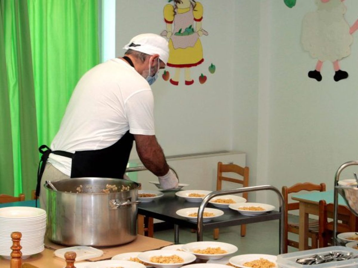 Απέχουν από το κοινωνικό συσσίτιο οι μάγειροι των παιδικών σταθμών του Δήμου