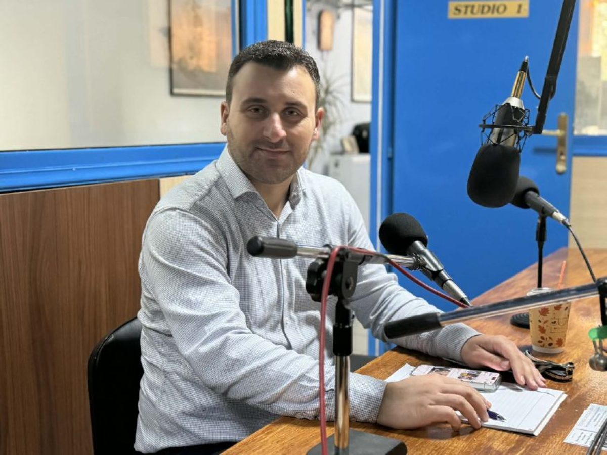 Από το Άγιον Όρος στη μάχη με τα χιόνια , την επίσκεψη του στην Αθήνα και τα μεγάλα έργα: όλα όσα είπε ο Λευτέρης Αβραμόπουλος στο Ράδιο Σταγών