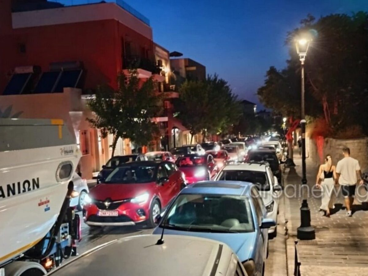 Απόγνωση για τη στάθμευση στα Χανιά : “Κάνουμε 1 ώρα για να παρκάρουμε” | Photos