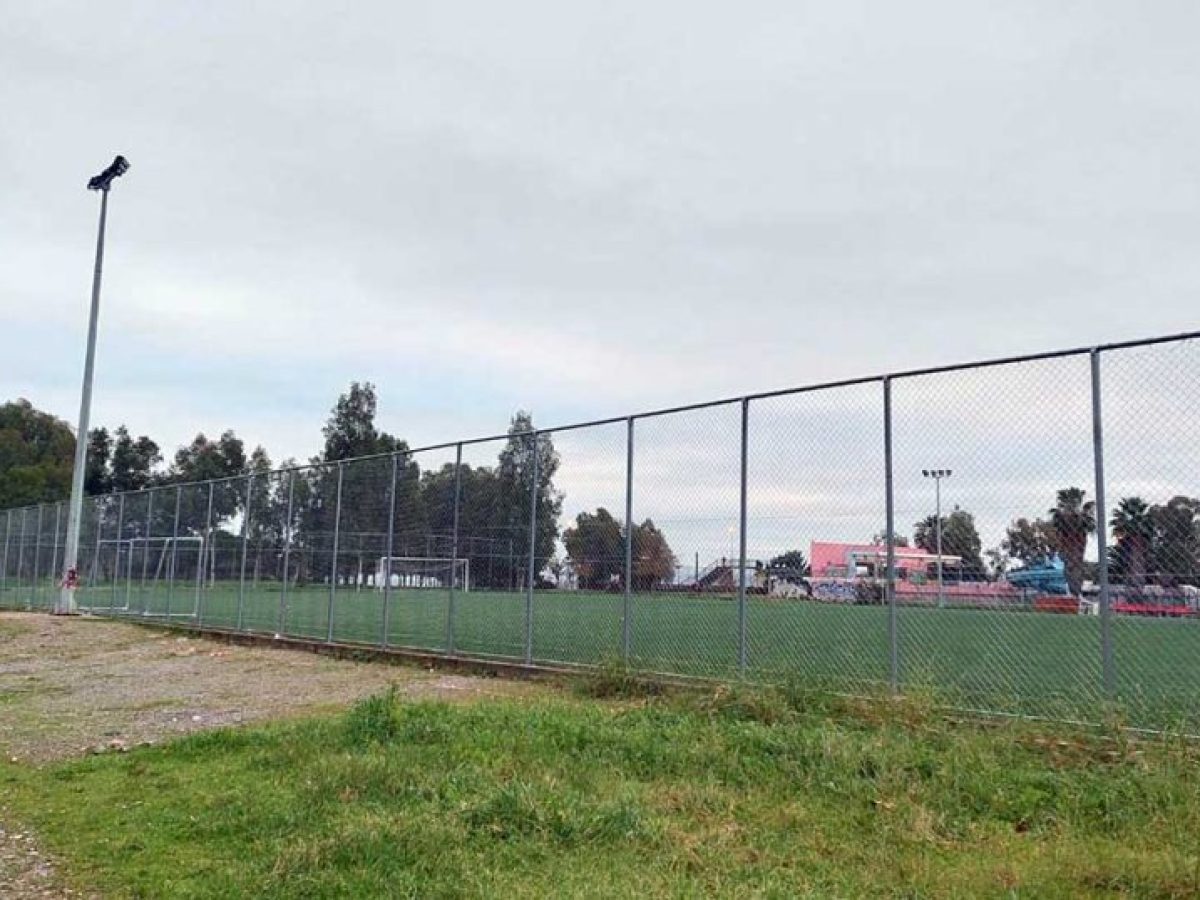 Αποκαταστάθηκε πλήρως η περίφραξη στο γήπεδο ποδοσφαίρου του Πάρκου Λαού