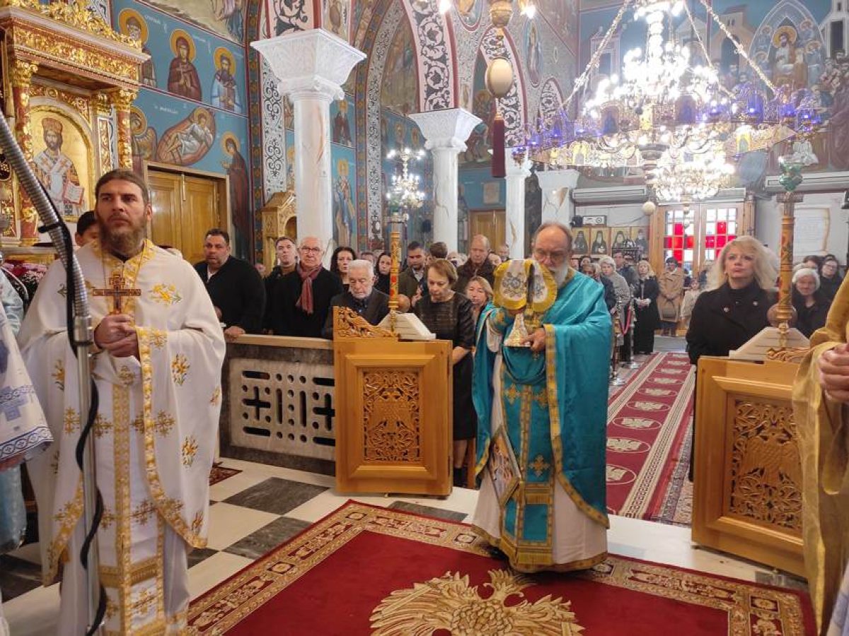Αρχιερατική Θ. Λειτουργία στον Ι. Ναό Ευαγγ. Θεοτόκου Αγίων Θεοδώρων (ΦΩΤΟ)
