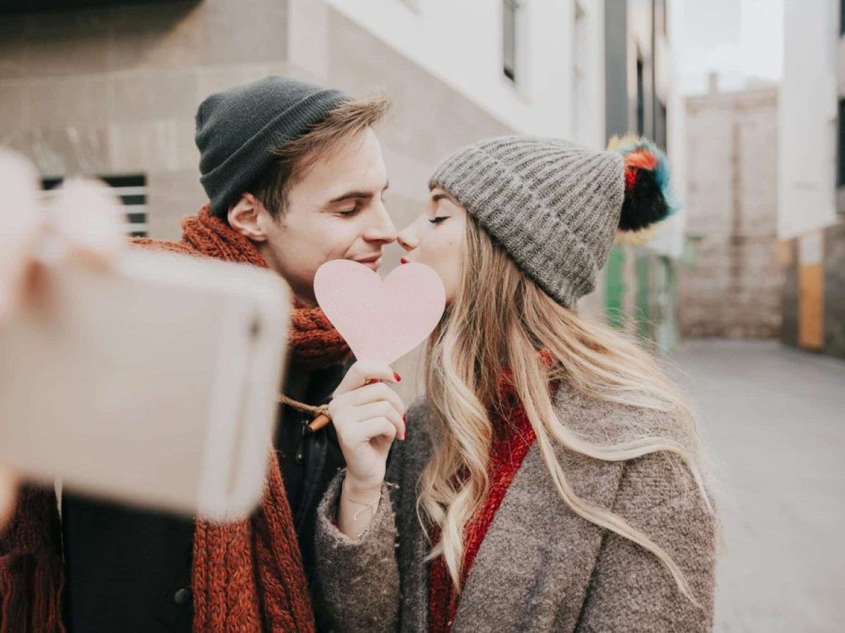 Αριθμολογία και έρωτας: Οι ημερομηνίες γέννησης που συνδέονται με δυνατές ερωτικές σχέσεις
