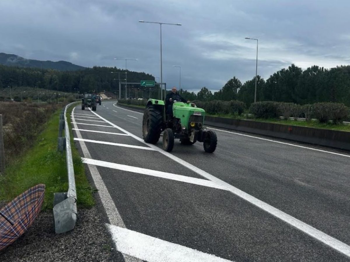 Αρση κυκλοφοριακών ρυθμίσεων στην Ιόνια Οδό – Έφυγαν οι αγρότες της Αρτας