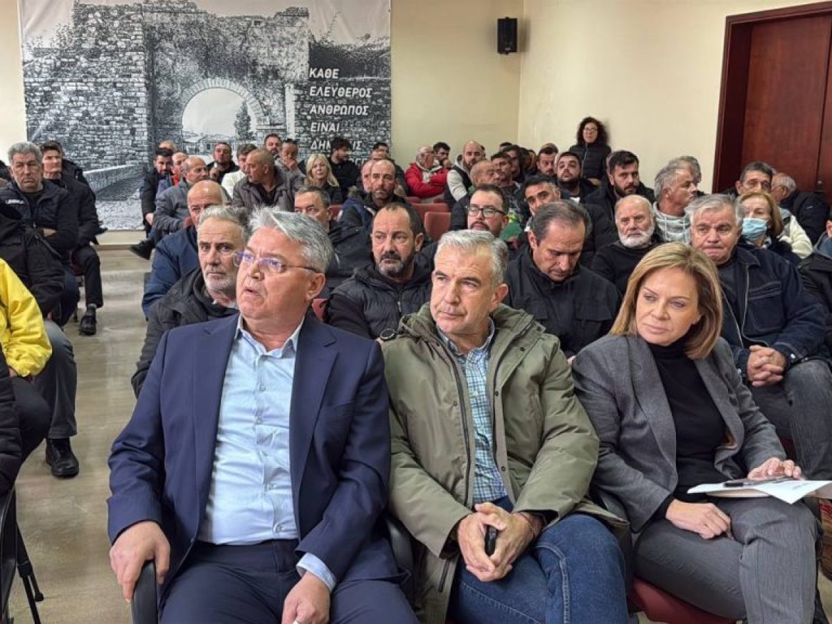 «Ασφυξία» για την επαγγελματική αλιεία φέρνουν οι απαγορεύσεις στα Εθνικά Θαλάσσια Πάρκα.Βίντεο από την μεγάλη συγκέντρωση