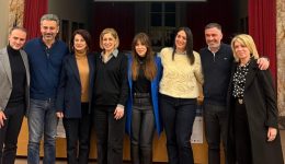 &Alpha;grinio-Archilives-i-theatriki-mnimi