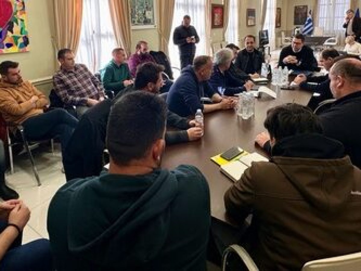 &Alpha;&lambda;&epsilon;&xi;&alpha;&nu;&delta;&rho;&omicron;ύ&pi;&omicron;&lambda;&eta;: &Sigma;&epsilon; &epsilon;&xi;έ&lambda;&iota;&xi;&eta; &eta; &sigma;&upsilon;&nu;ά&nu;&tau;&eta;&sigma;&eta; &alpha;&gamma;&rho;&omicron;&tau;ώ&nu; &tau;&omicron;&upsilon; Έ&beta;&rho;&omicron;&upsilon; &mu;&epsilon; &tau;&omicron;&nu; &Upsilon;&phi;&upsilon;&pi;&omicron;&upsilon;&rho;&gamma;ό &pi;&alpha;&rho;ά &tau;&omega; &Pi;&rho;&omega;&theta;&upsilon;&pi;&omicron;&upsilon;&rho;&gamma;ώ &Theta;&alpha;&nu;ά&sigma;&eta; &Kappa;&omicron;&nu;&tau;&omicron;&gamma;&epsilon;ώ&rho;&gamma;&eta;