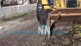&Alpha;ntirrio-gemise-fikia-o-paraliakos-1