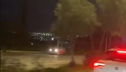 &Alpha;pistefto-skiniko-sti-leoforo-schistou