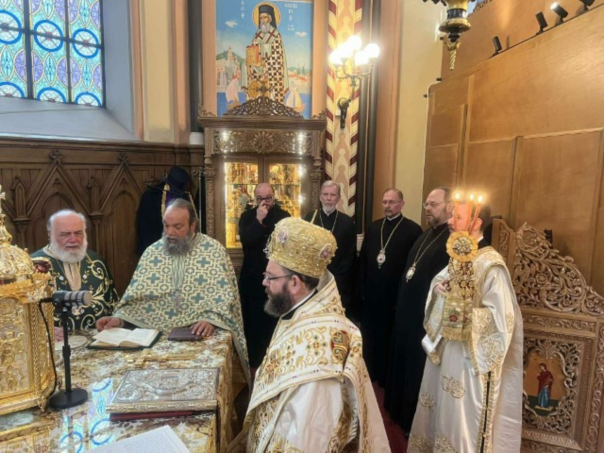 &ldquo;Ἐ&nu; ἀ&rho;&chi;ῇ ἦ&nu; ὁ &Lambda;ό&gamma;&omicron;&sigmaf;&hellip;&rdquo; &ndash; &Pi;&rho;ώ&tau;&eta; &Theta;&epsilon;ί&alpha; &Lambda;&epsilon;&iota;&tau;&omicron;&upsilon;&rho;&gamma;ί&alpha; &tau;&omicron;&upsilon; &Epsilon;&pi;&iota;&sigma;&kappa;ό&pi;&omicron;&upsilon; &Epsilon;&lambda;&alpha;ί&alpha;&sigmaf; &Beta;&alpha;&rho;&theta;&omicron;&lambda;&omicron;&mu;&alpha;ί&omicron;&upsilon;