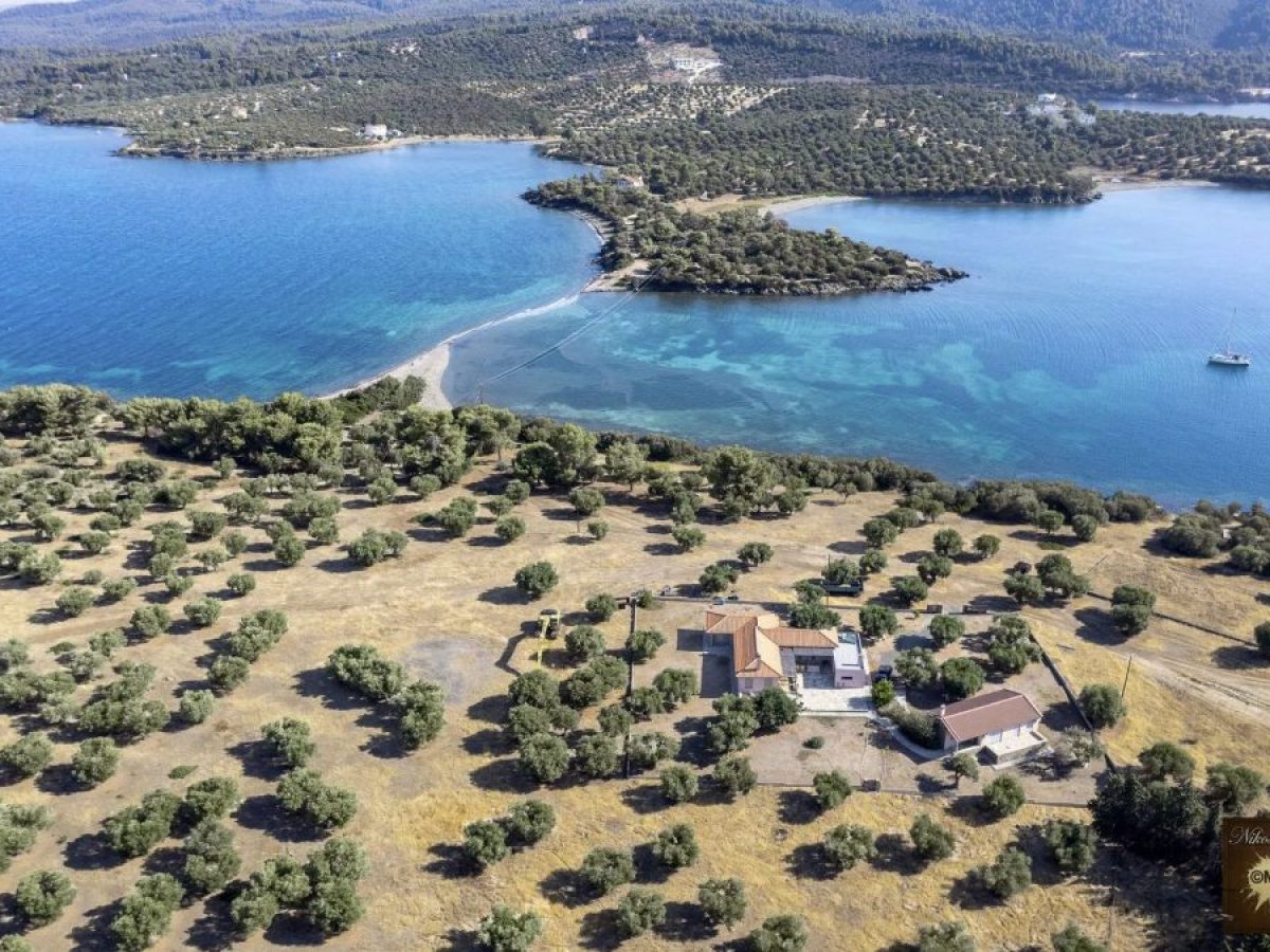 &lsquo;&Omicron;&tau;&alpha;&nu; &omicron; &chi;&rho;ό&nu;&omicron;&sigmaf; &kappa;&alpha;&iota; &eta; &sigma;&iota;&omega;&pi;ή &alpha;&pi;&epsilon;&iota;&lambda;&omicron;ύ&nu; &pi;&epsilon;&rho;&iota;&beta;ά&lambda;&lambda;&omicron;&nu; &kappa;&alpha;&iota; &nu;&omicron;&mu;&iota;&mu;ό&tau;&eta;&tau;&alpha;