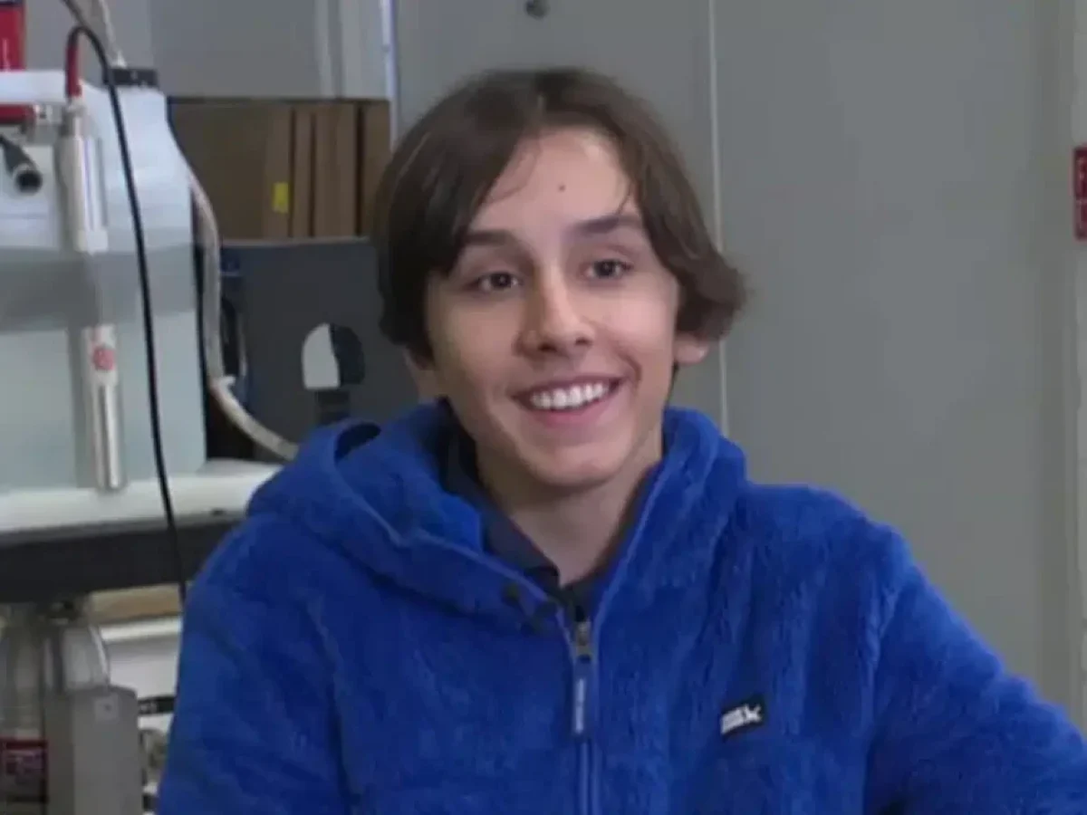 12χρονος «Αϊνστάιν» ισχυρίζεται ότι πέτυχε πυρηνική σύντηξη και προαλείφεται για το παγκόσμιο ρεκόρ Γκίνες