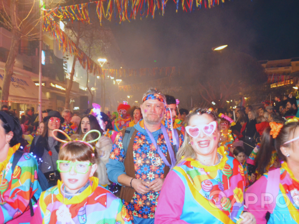 13ο Καλαματιανό Καρναβάλι: Με επιτυχία πραγματοποιήθηκε η νυχτερινή παρέλαση