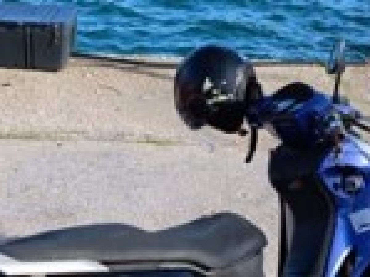 47 παραβάσεις για  μη χρήση κράνους την προηγούμενη εβδομάδα στα νησιά του Ιονίου