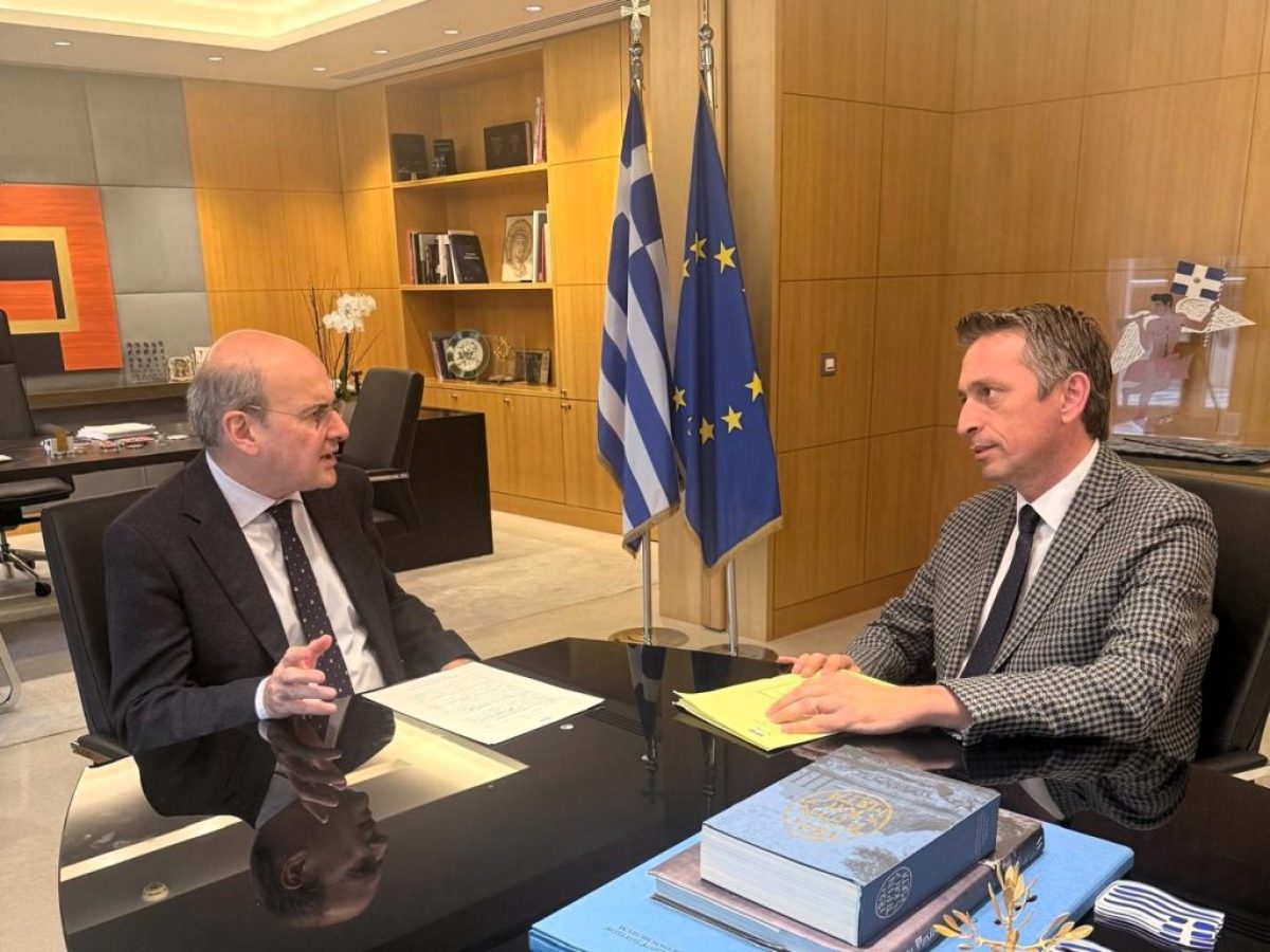 7+1 παρεμβάσεις-ελαφρύνσεις για τις μικρομεσαίες επιχειρήσεις στη συνάντηση Μαντά-Χατζηδάκη