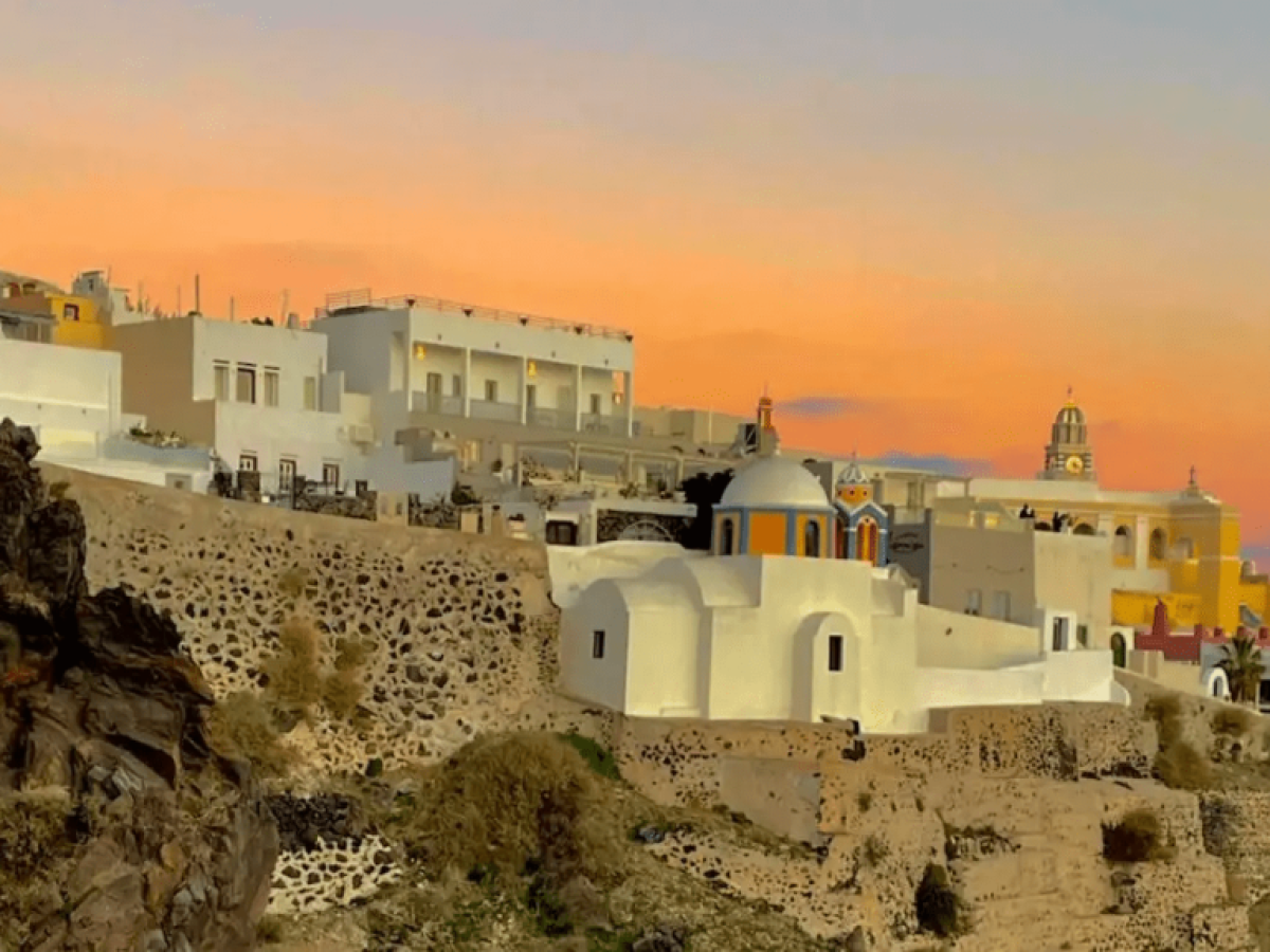 Airbnb στο Αιγαίο: Σε Σαντορίνη, Ρόδο Μύκονο οι μισές καταχωρήσεις, στην Πάρο τα περισσότερα έσοδα