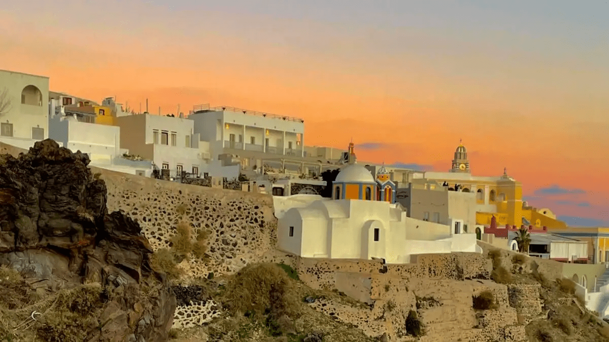 Airbnb-sto-egeo-se-santorini