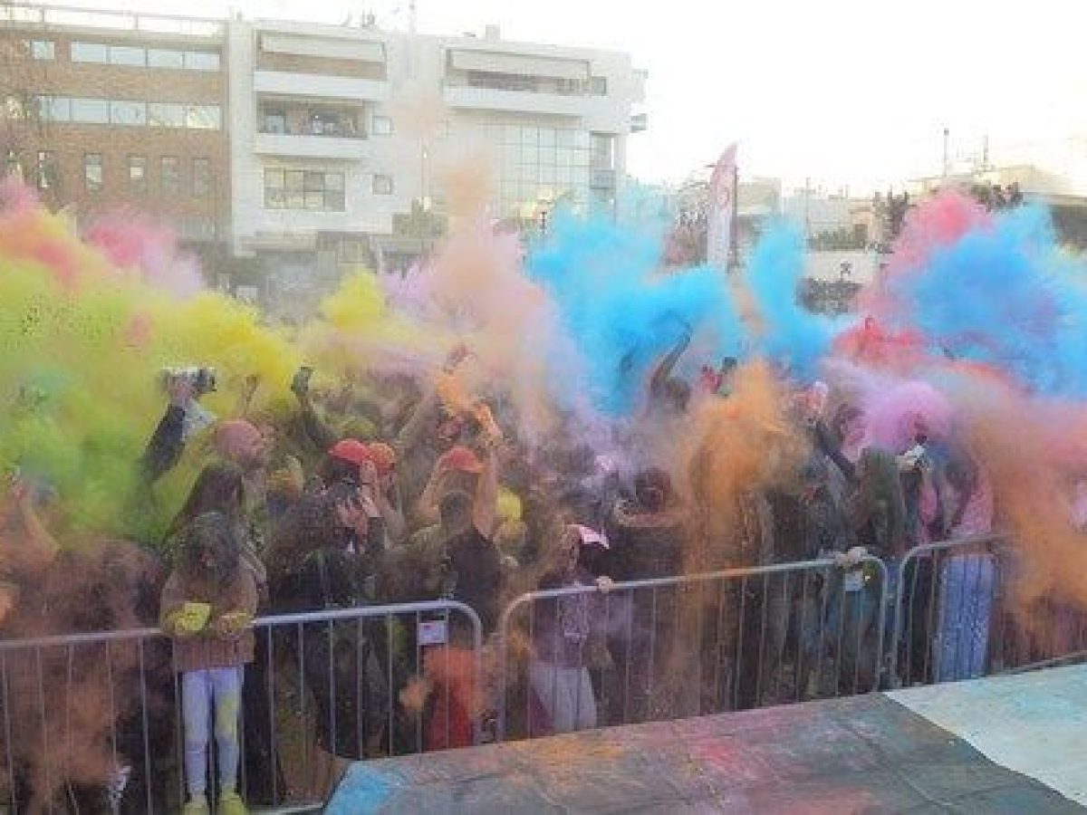 Colour Day Festival στο Καρναβάλι Μοσχάτου 2026: Χιλιάδες χρώματα, μία μεγάλη γιορτή! (εικόνες – βίντεο)