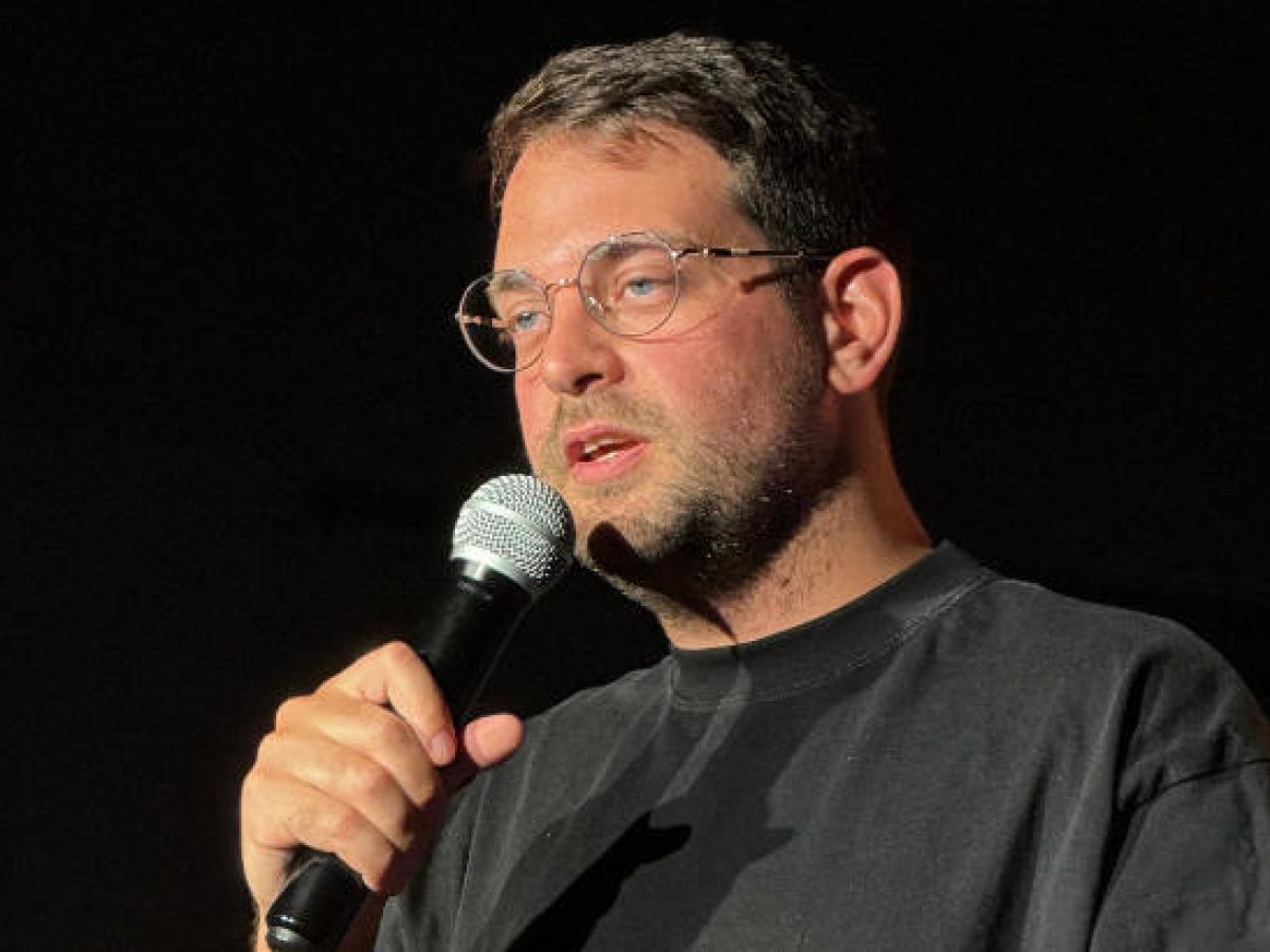 “Jeremy Stand up Comedy Show “ΝΤΕΚΑΝΤΑΝΣ”  Δευτέρα 2/2/2026 / 21:00