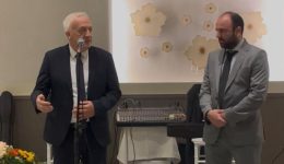 M-KAfouros-me-idieteri-chara