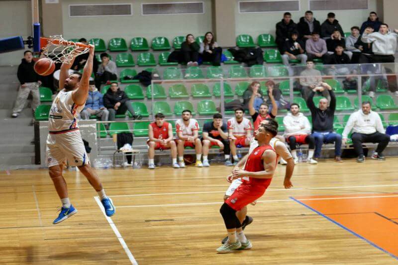 National-League-1-nikise-efkola