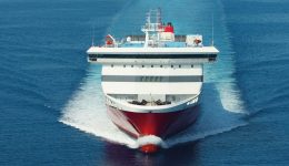 SUPERFAST-FERRIES-&Alpha;pefthias-sindesi-Bari-1