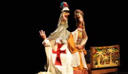 Sourdaki-theatro-ton-podion-pigene