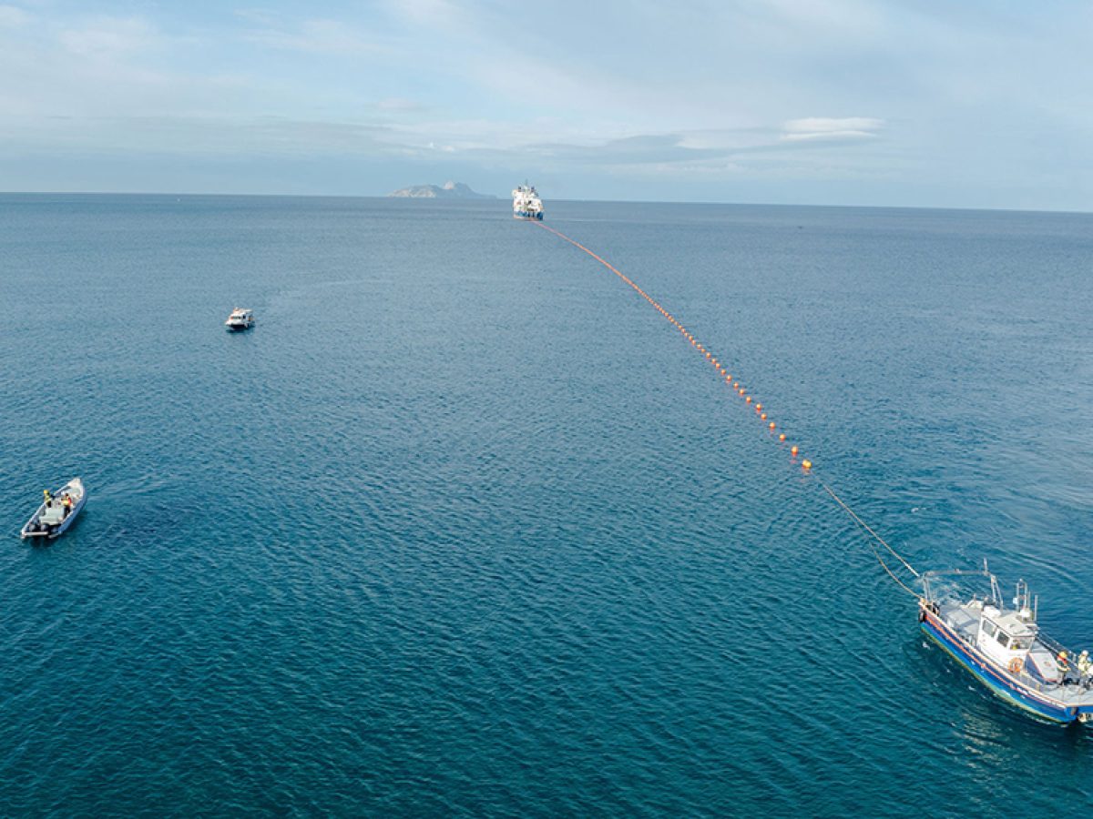 Vodafone: Nέα υποθαλάσσια διασύνδεση Κρήτης- Αθήνας μέσω Μήλου