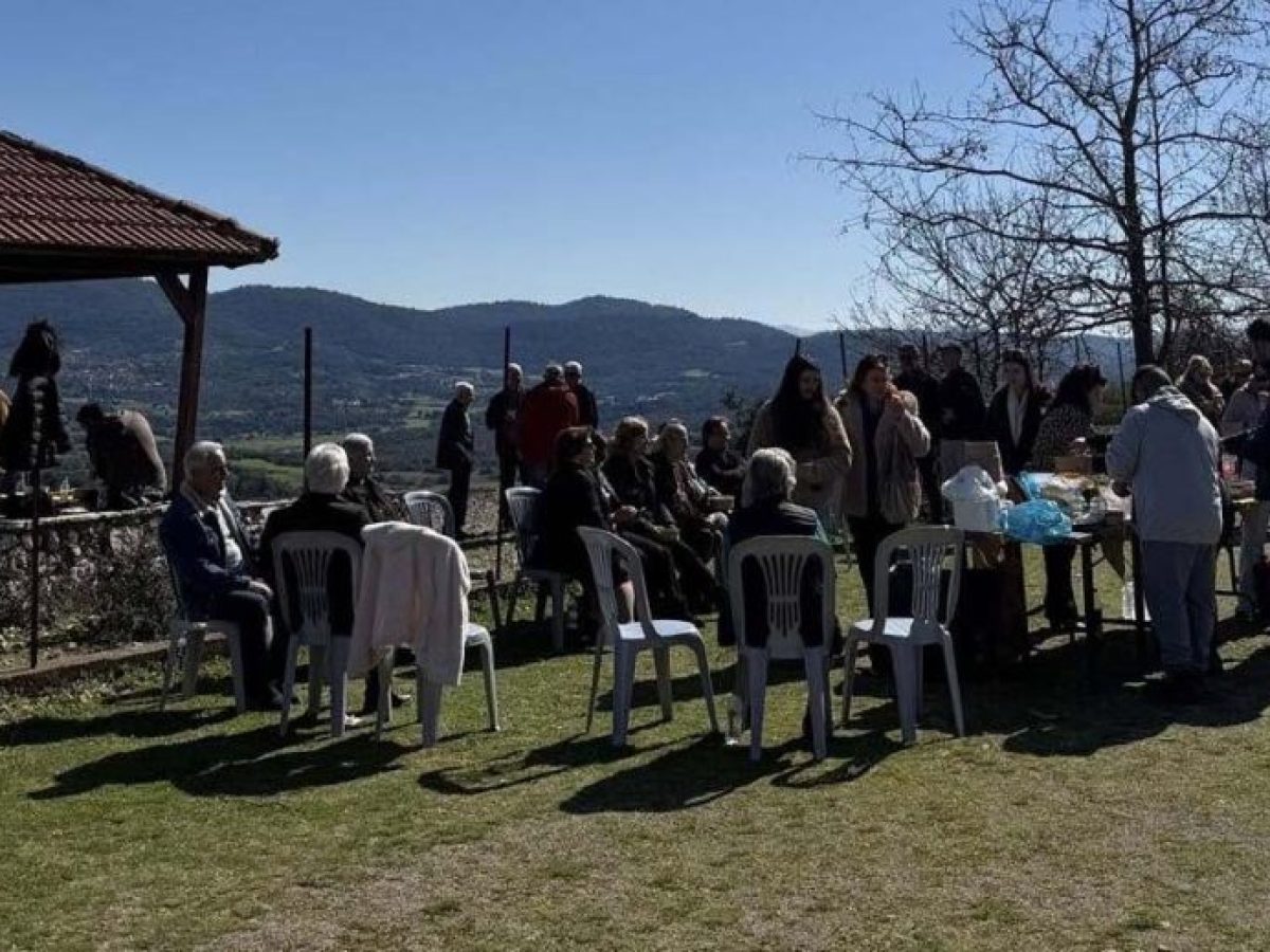 Μπαμπίνη Ξηρομέρου: Γιορτάστηκαν τα κούλουμα στο γήπεδο του χωριού (φωτο)