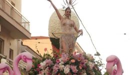 chamogelasti-ke-lamperi-i-vasilissa