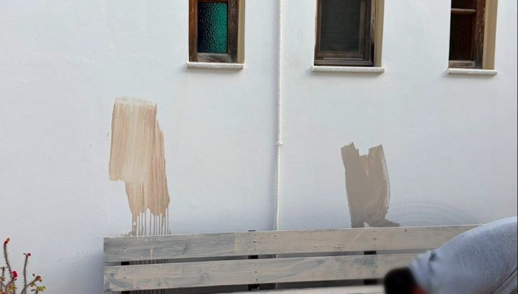 chania-vandalismi-stous-chorous-tis