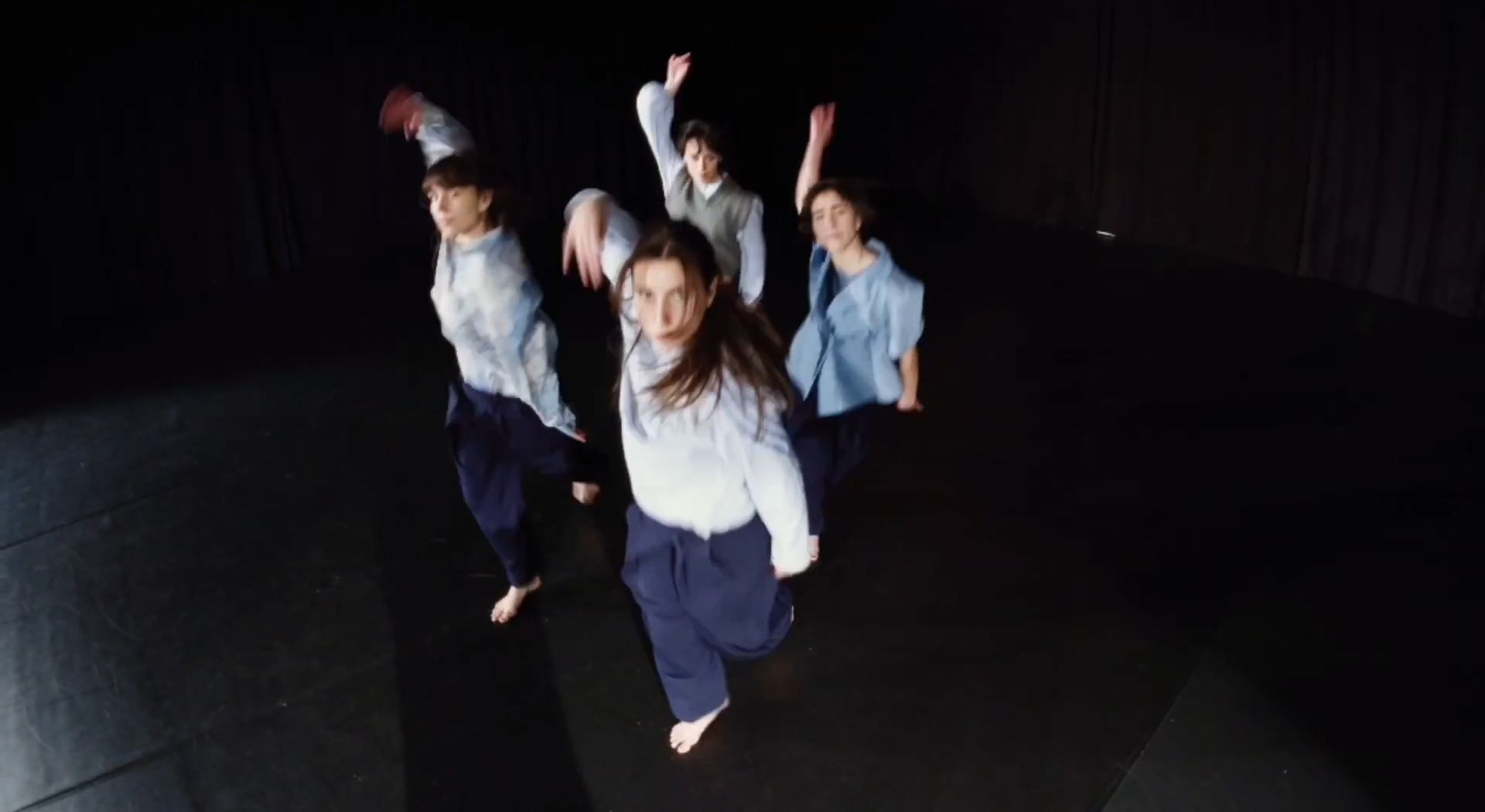 chorotheatriki-parastasi-ECHOES-theatro