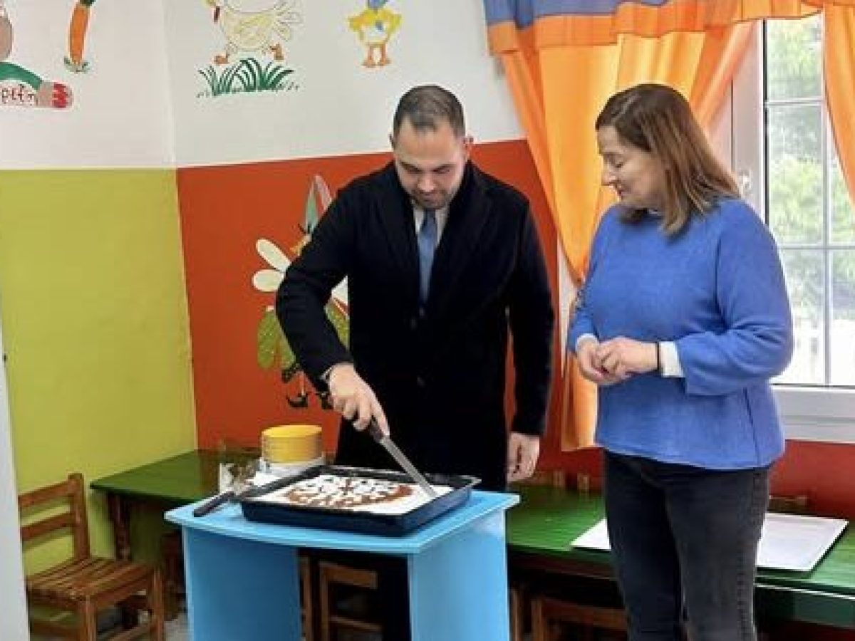 Χρήστος Γιαννακός: Πρωτοχρονιάτικη πίτα στον Παιδικό Σταθμό Καμάρας σε ζεστό και γιορτινό κλίμα