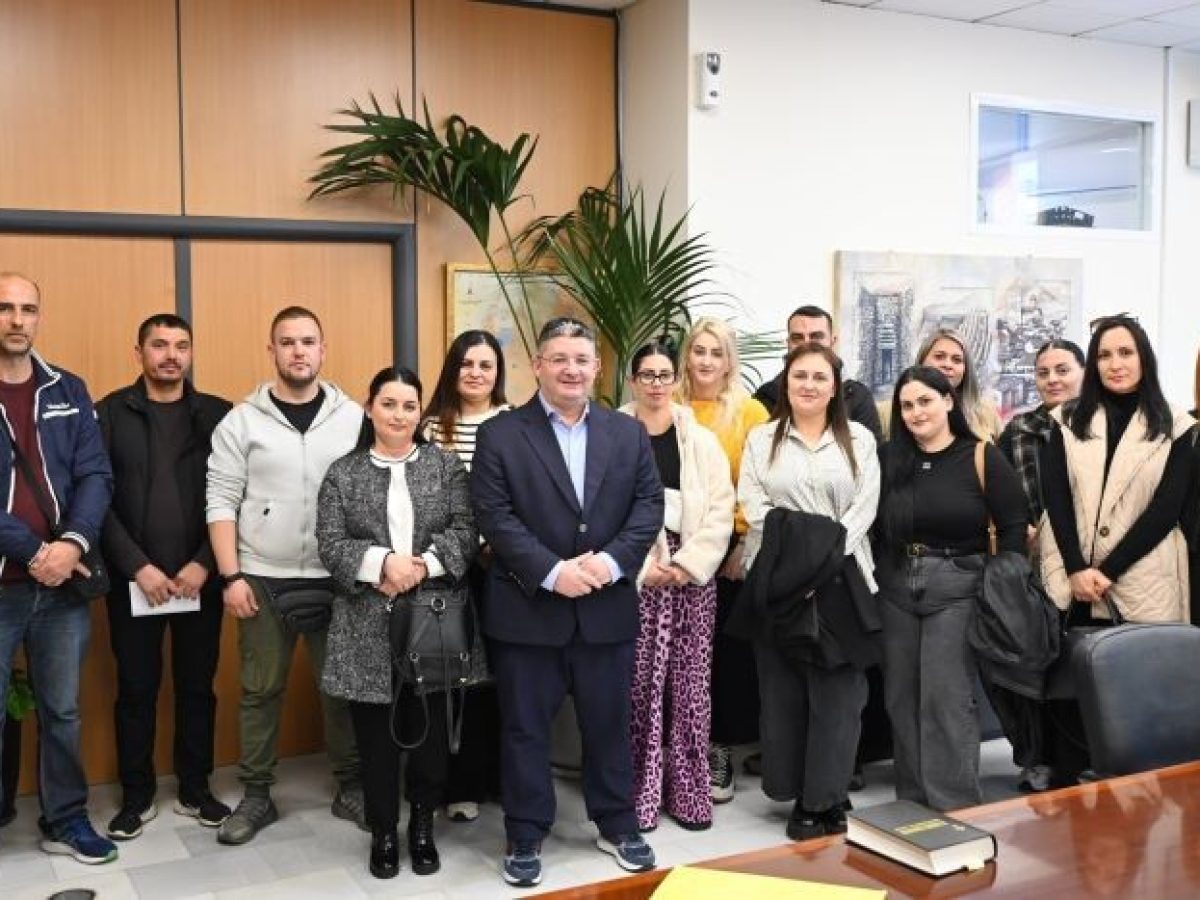 Δεκαπέντε νέοι υπάλλληλοι στον τομέα της καθαριότητας του δήμου Αχαρνών