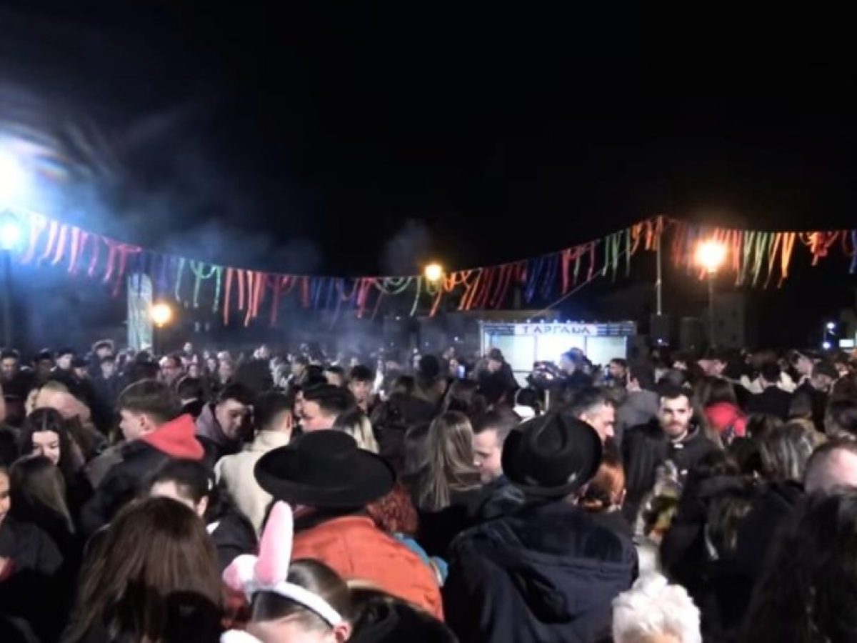 «Δεν έπεφτε καρφίτσα» στο γλέντι του φανού «Σκ’ρκα» στην Κοζάνη