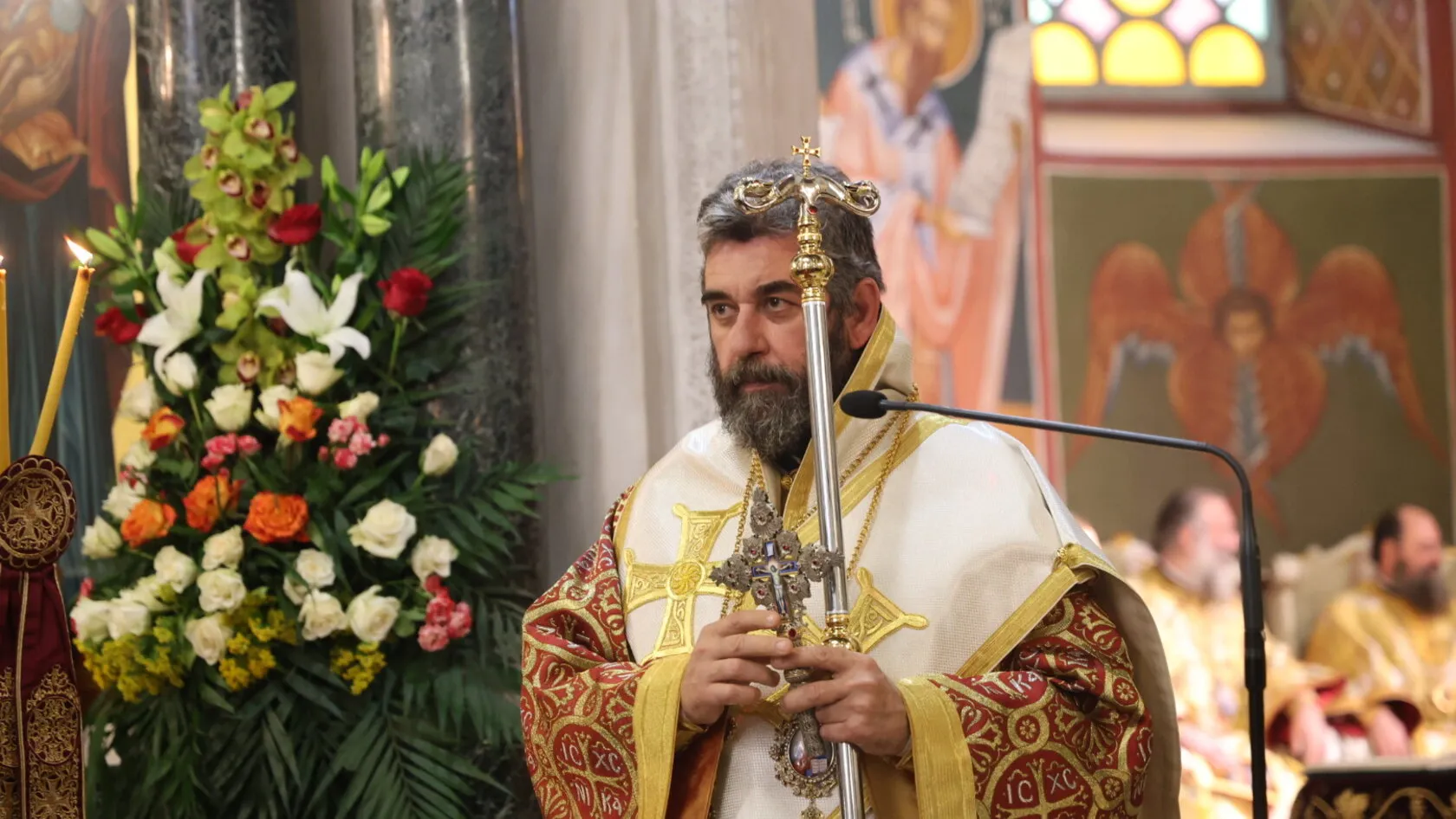 den-erchome-os-enas-apomakros