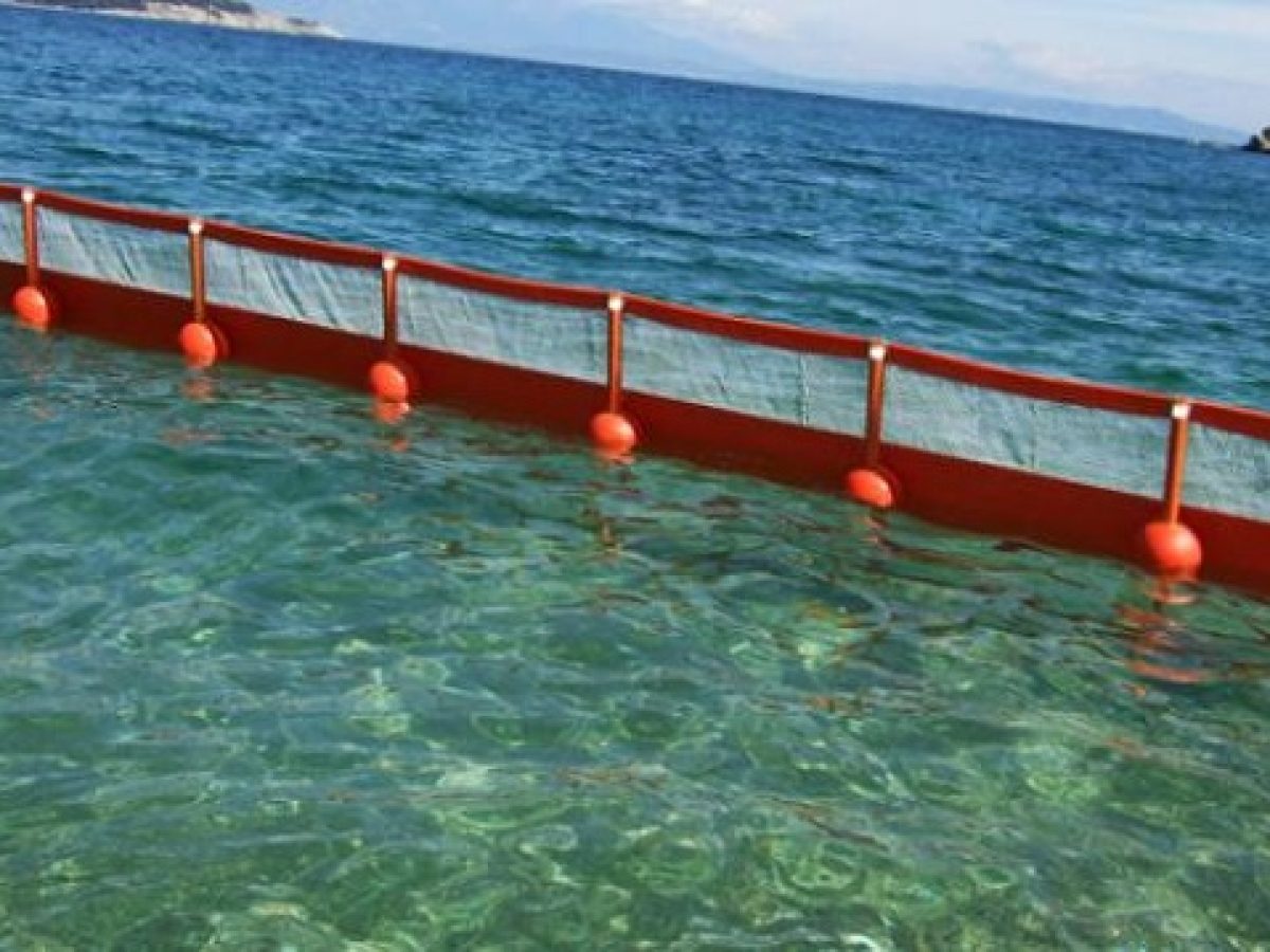 Δίχτυα προστασίας από μέδουσες σε επτά δήμους της Στερεάς Ελλάδας