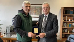 dimos-pellas-timitiki-diakrisi-stous