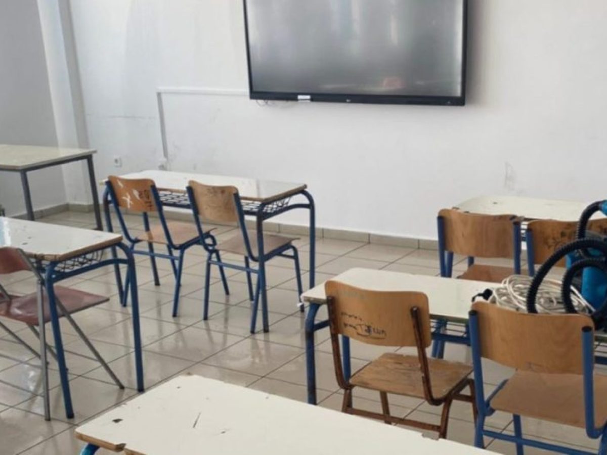 Δήμος Θήρας: Εργασίες καθαριότητας στο ΕΠΑΛ μετά τη λήξη της κατάληψης