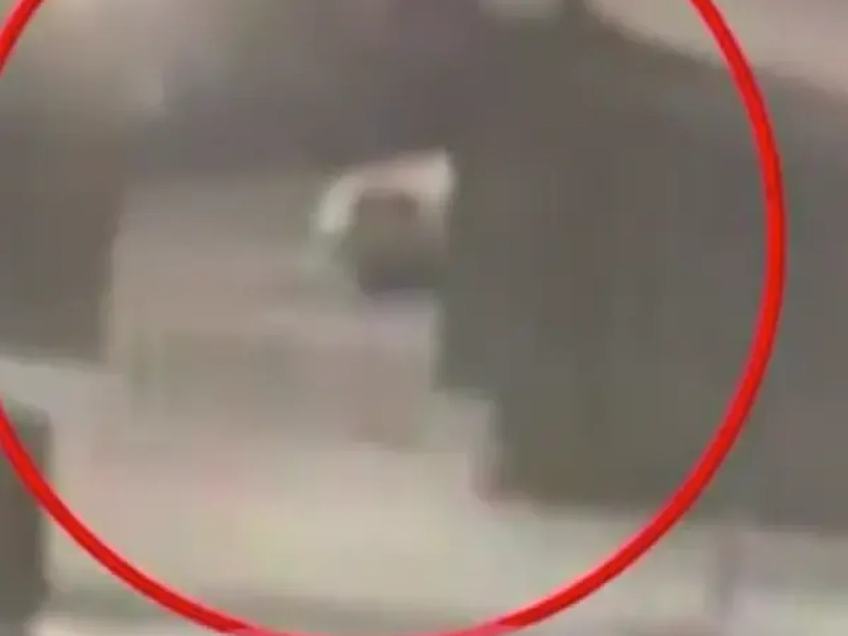 Δείτε το βίντεο: Η στιγμή που το όχημα του μπασκετμπολίστα της Χαλκίδας βρέθηκε στις ράγες του τρένου