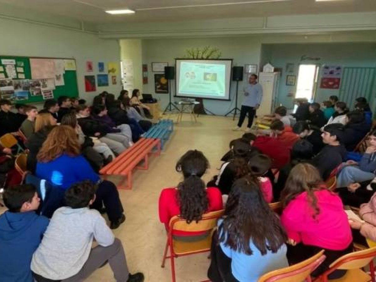 «Υγεία, Άθληση & Ευ Ζην»: Ο Α.Ο. Ηφαιστία μετέφερε τα μυστικά της ευεξίας στους μαθητές του Γυμνασίου Μούδρου