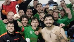 divkipello-eps-thrakis-ekane-tin-1